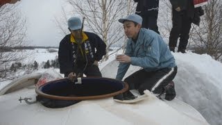 雪中から新酒取り出し 北海道美瑛町