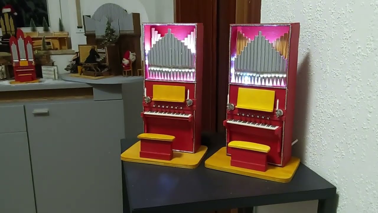 Weihnachtsorgeln – mit Spielwerk und Beleuchtung - Miniatur-Modelle 