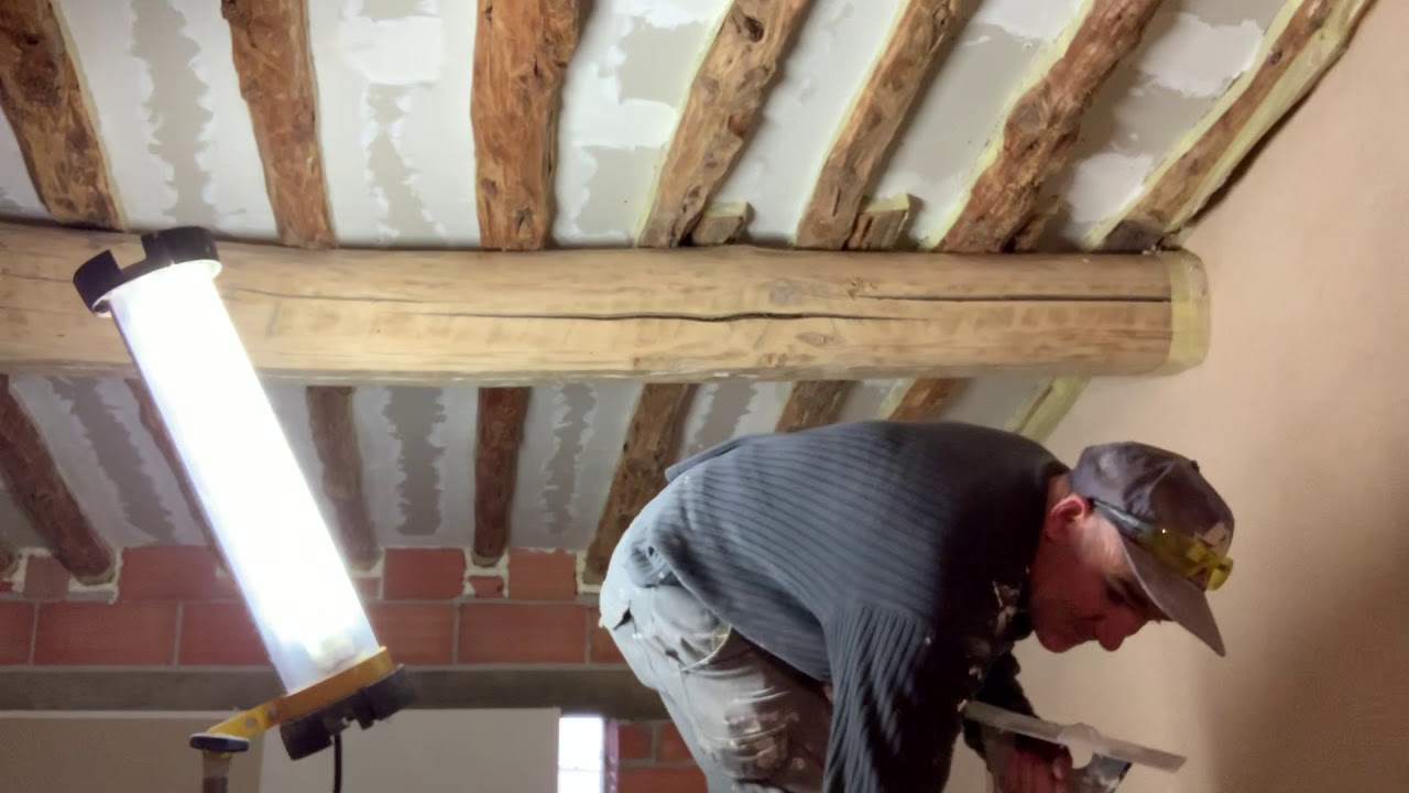 Como aislar y restaurar un techo de madera de una buhardilla con pladur  Parte 12 - YouTube