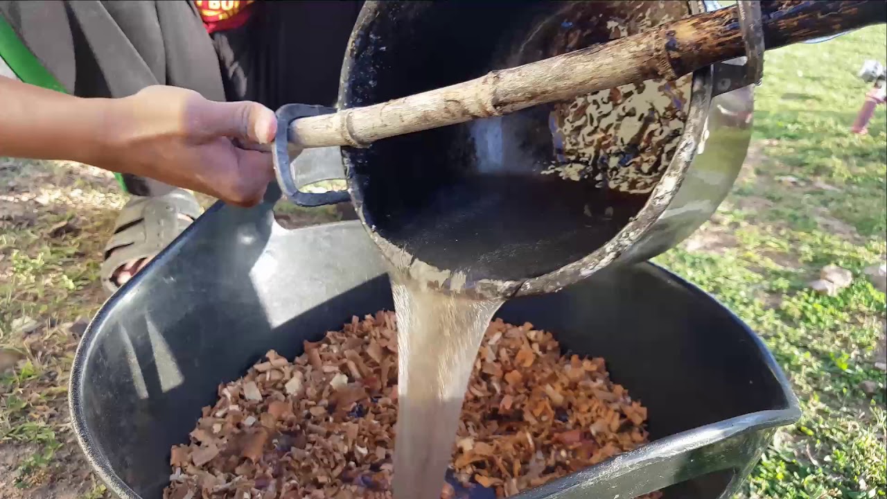 Pembuatan Briket dari Serbuk Gergaji - KKN-PPM UGM 2019 Pulau Breuh