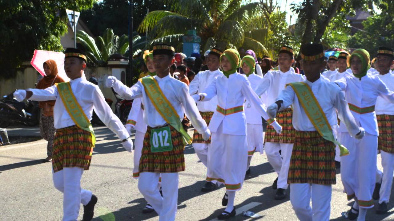 Gerak Jalan MTsN 1 Kendari 1