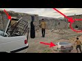 👁️🕵️&zwj;♂️😱 Mysterious pursuit in the village | The unknown old man was watching Mr. Akbar!🏚️ 🚗