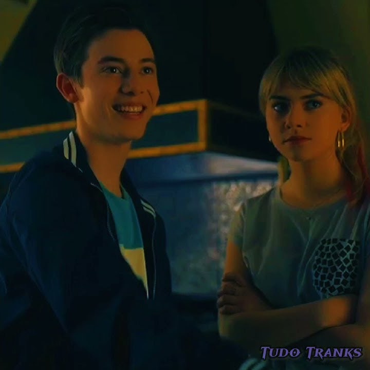 Locke And Key Kinsey And Gabe Kiss kinsey e Gabe ||Para Status - Locke And key #status #netflix #casal #