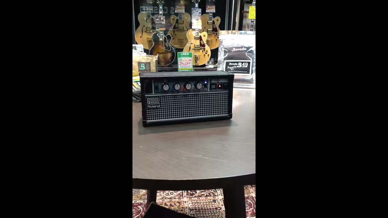 Roland JC-01【心斎橋店】 - YouTube