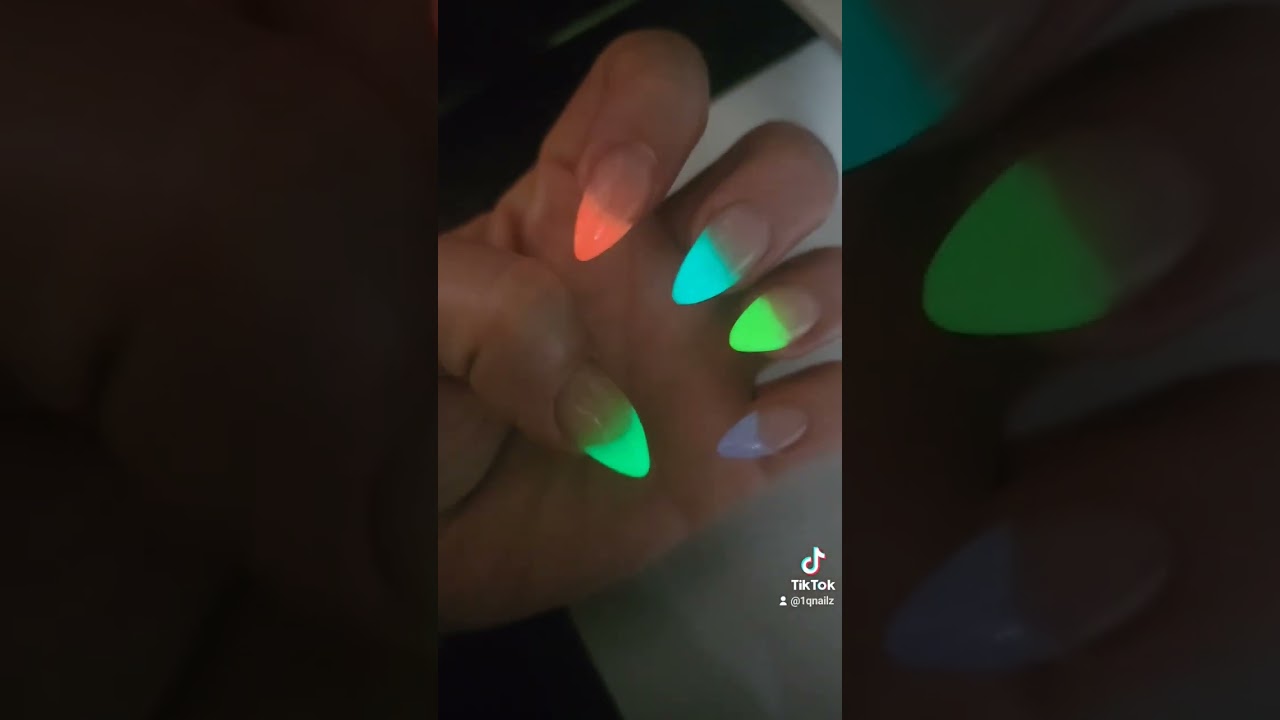 Glow nails💅 should I supply glow powder? 