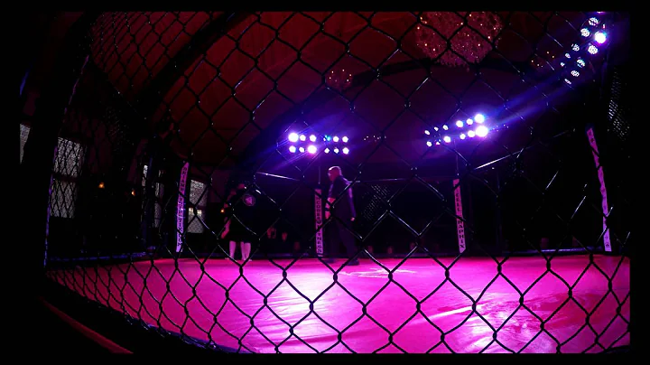 Women's Extreme Cage Fighting - Cira Rouse vs Trac...