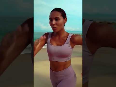 Бег на Пляже | Подпишись #shorts #девушка #тело
