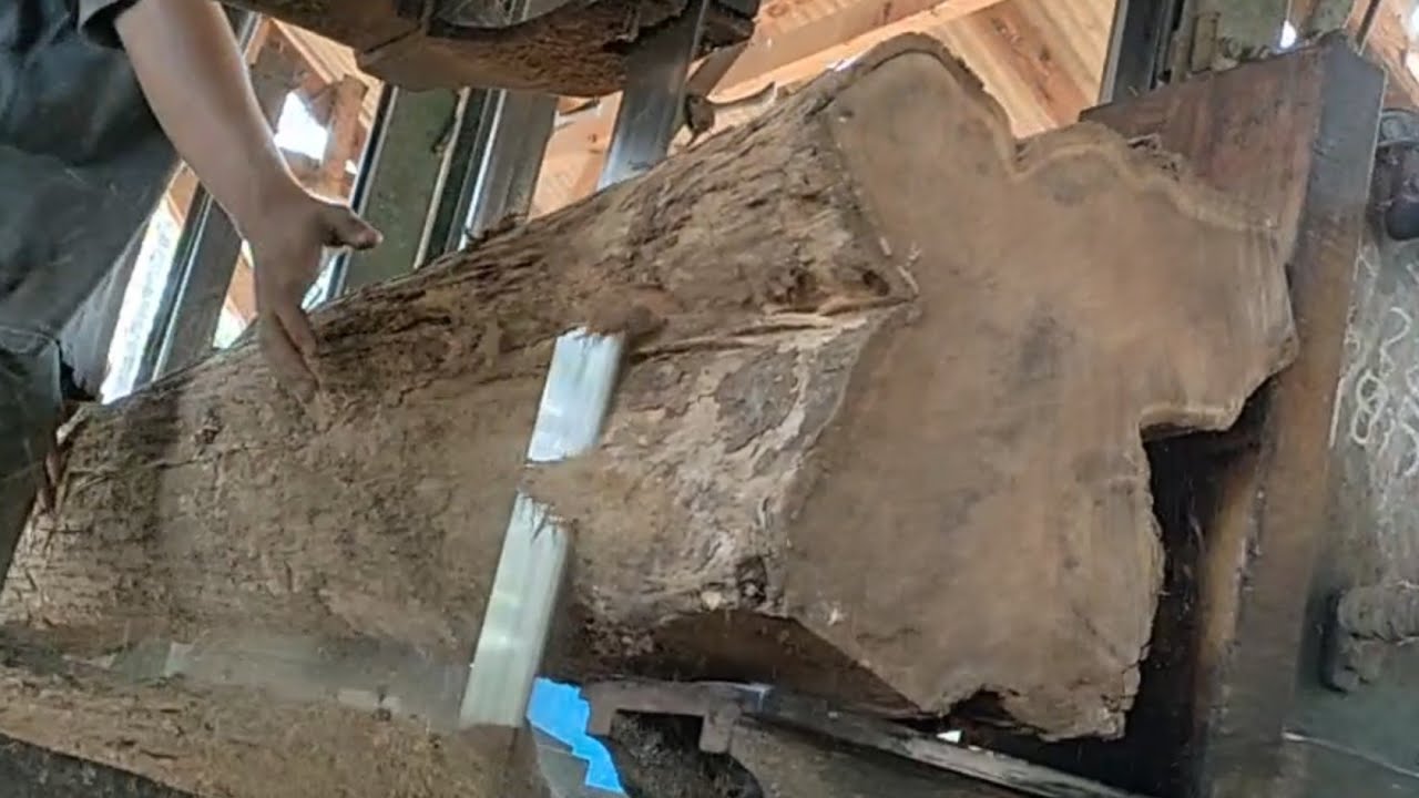 process of sawing teak wood blocks for frame materials - YouTube