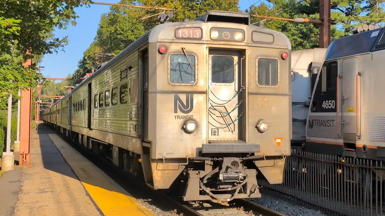 Railfanning NJ Transit at Short Hills 9-4-25: a rare 7 car set of