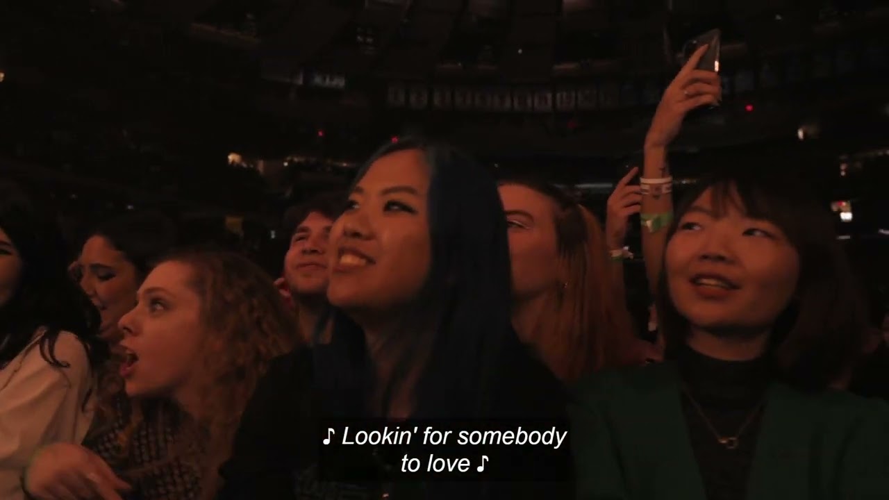 The 1975 - Looking For Somebody (To Love) (Live from Madison Square Garden)