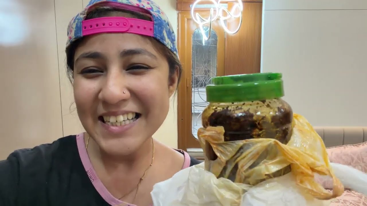 Simple day, sweet surprises & Holi vibes 🌸✨