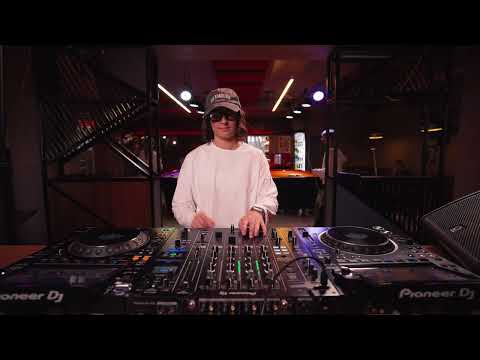 Kseniia Vartanova | Chago Bar Live Dj Set | House & Meholic house