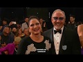 Pitbull Hace Llorar a Gloria y Emilio Estefan Cuando Dice ESTO en Homenaje - Premio Lo Nuestro 2018