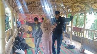 Mantap Bos Bos Dari Bandung Sawer Biduan Ll Dua Lalaki Ll Cover Ll Seni Ll Mutiara Ade Adi Entertai