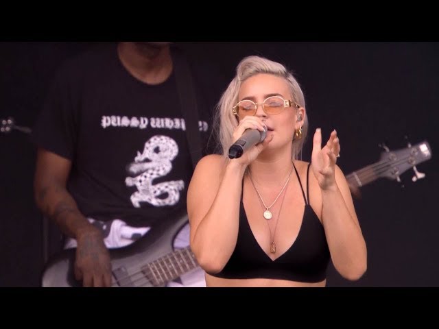 Anne Marie Alarm LIVE at V Festival 2017 class=