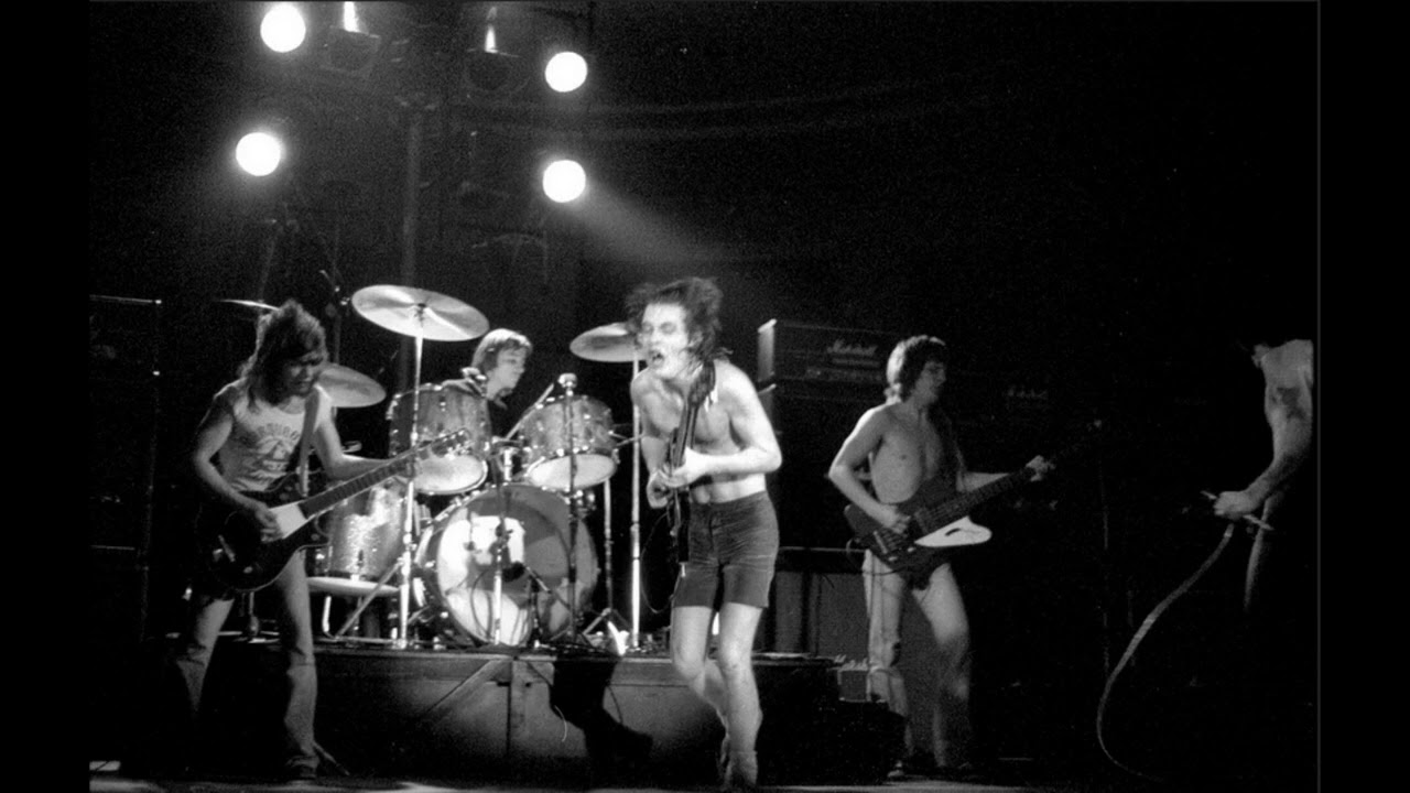 AC/DC - Jailbreak, Live Sydney 1977 (REMASTER) - YouTube