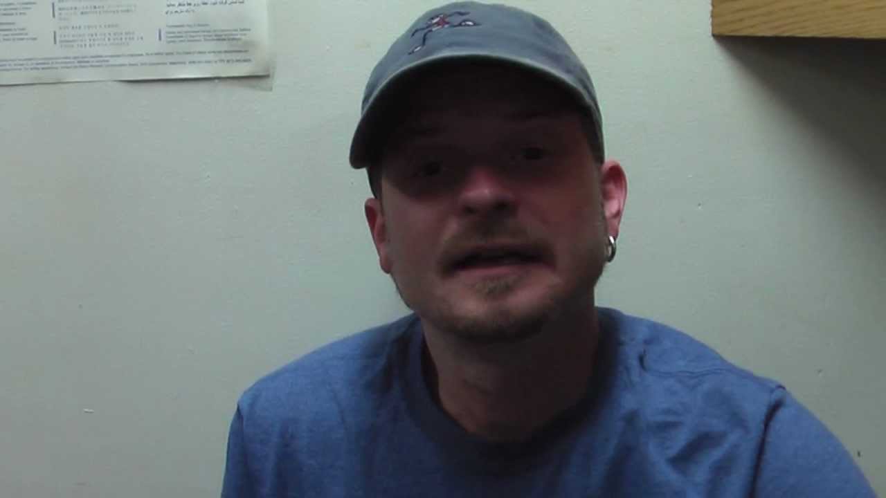 Derek Review Purchase of Glass Water Pipe - Just 4 Smokers