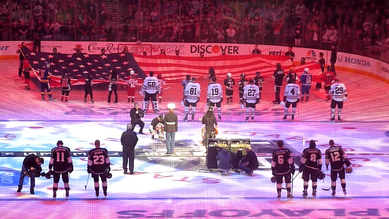 Slash performing National Anthem 5/24/14 Game 3 Western Finals L.A