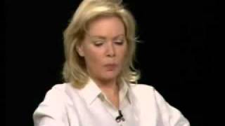 Jean Smart shmoozes about Martha Logan