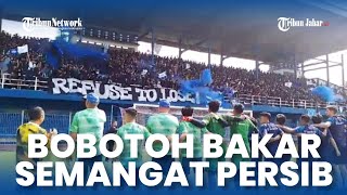 Momen Bobotoh Bakar Semangat Para Pemain Persib Di Stadion Sidolig Kota Bandung, Flare Menyala !