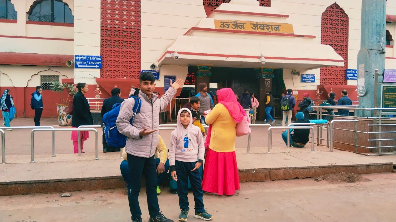 Finally Ujjain Aagye With Family 😍