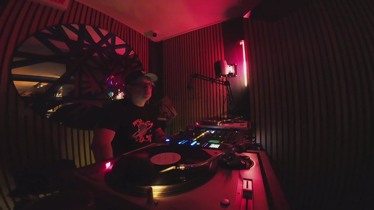 hnt.fm Invites 035