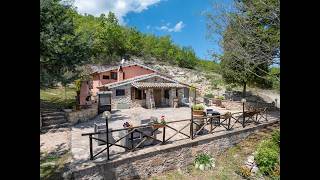 W-047UU9 Detached stone house with land and breathtaking view