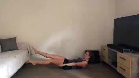 Crunch with flutter kicks