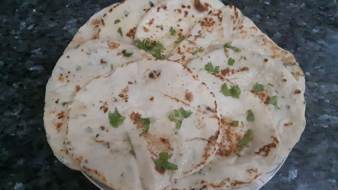Garlic Kuboos//Garlic Roti Recipe - YouTube