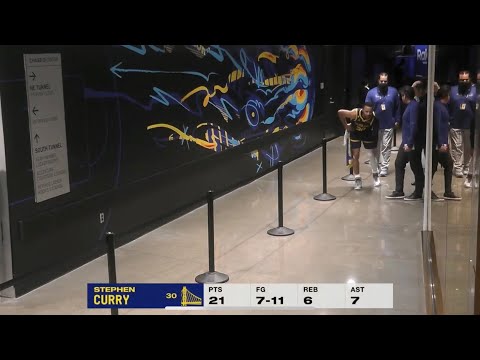 Steph Curry leaves the game after getting hit in the knee || 22-23 season