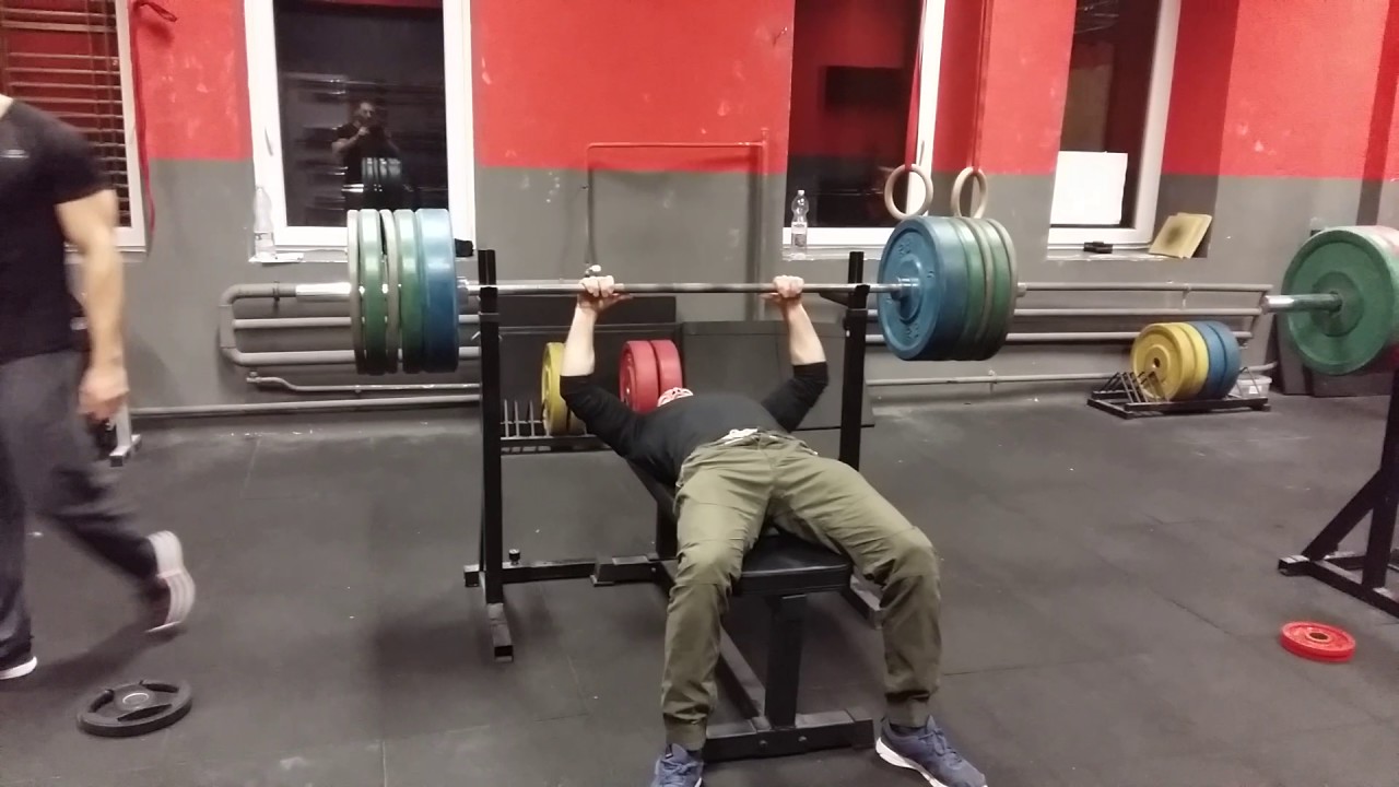 120 kg bech press and muscle up @feketedanielcross