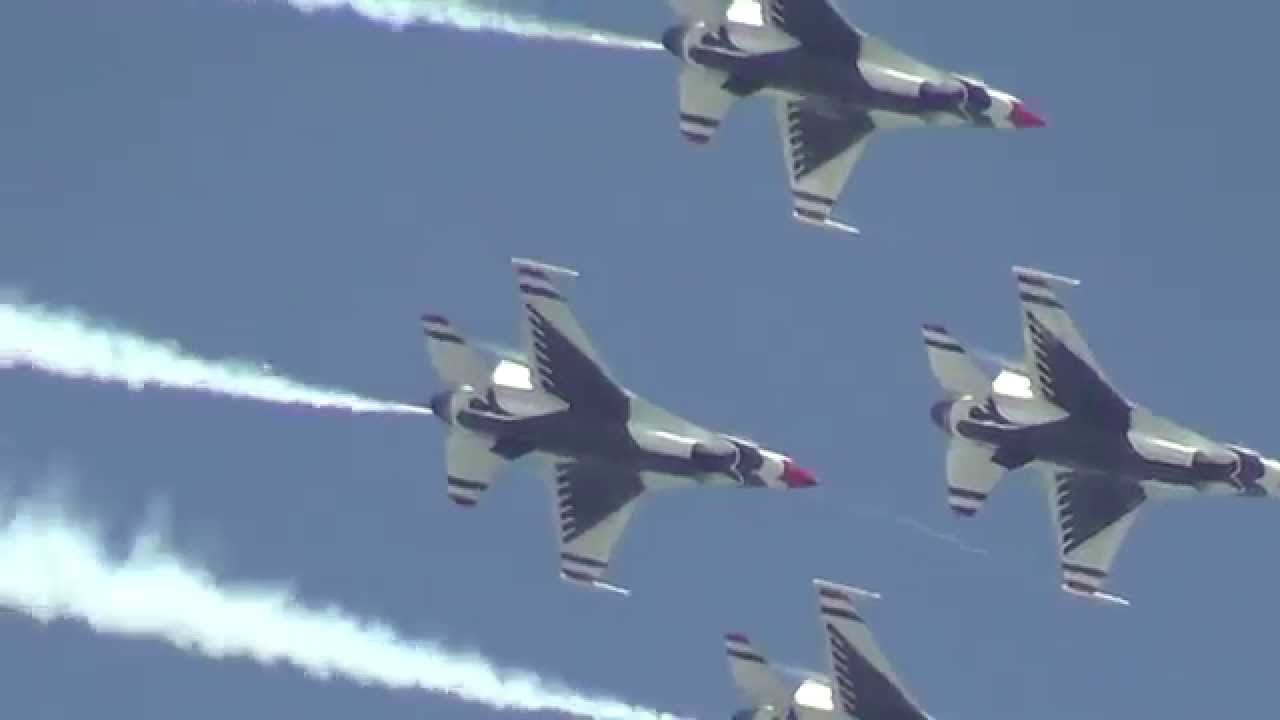 vulkee: 01 USA Thunderbirds F18 EAA airshow 2014