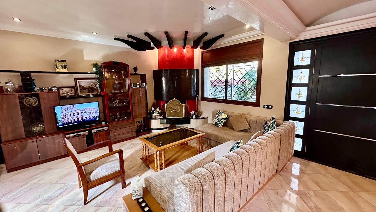 الهمزة فيلا روعة للبيع هرهورة ثمن مناسب جدا وقابل للتفاوض موقع ممتاز ماشاء الله من اروع ما يكون