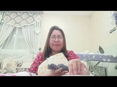 Eating Mulberries