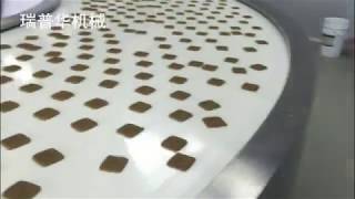 Stacked biscuits automatic packing machine, packing line叠层饼干自动理料包装线
