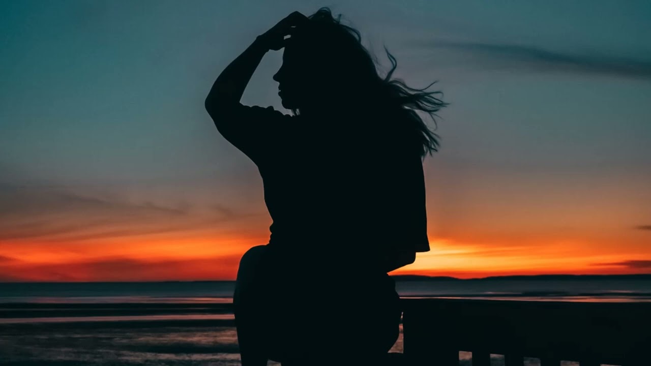 ⁣OSCURO = Out Of My Mind