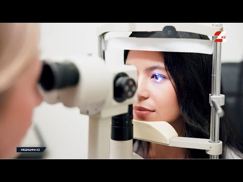 Оның трусиканы кискасына салғанын қараңыз