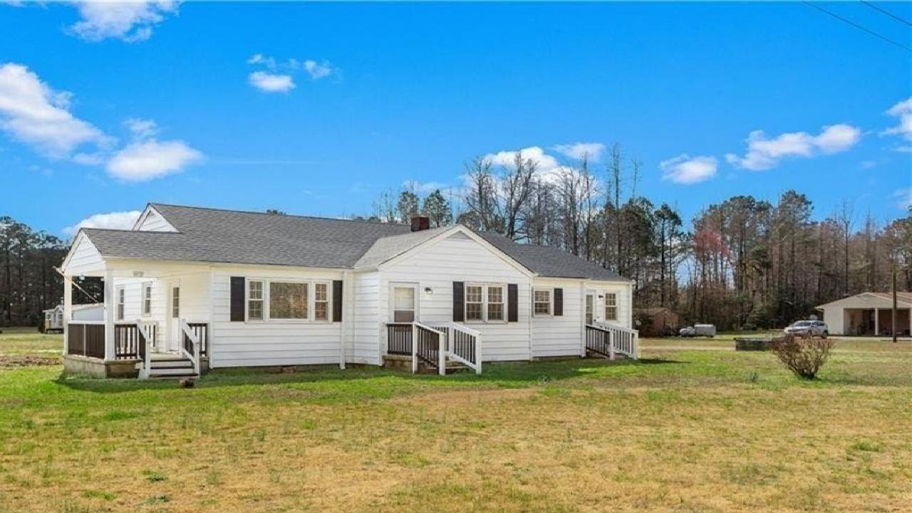2942 Golden Hill Road, Elberon, VA Presented by Devin Moore.