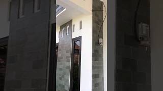 inspirasi desain Dinding teras rumah pakai batu alam. #stonewall #batualam