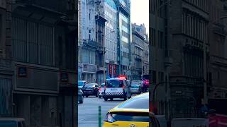 VW caddy rendőr vonul #automobile #police #policecar #city #shortvideo #budapest