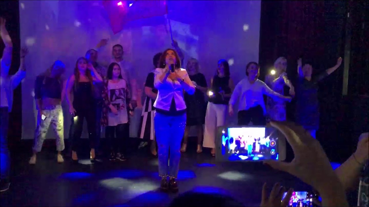 Песня ЛЕТЕТЬ. Клуб Синий жук. Екатеринбург. Яна Чеботарь - YouTube