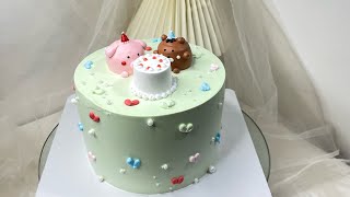 Make cute pig and bear shaped cakes