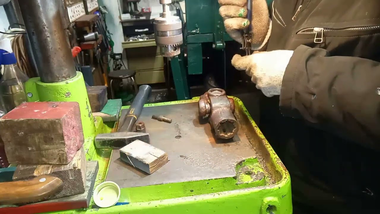 Самодельный кардан для с\\х орудий трактора. - YouTube