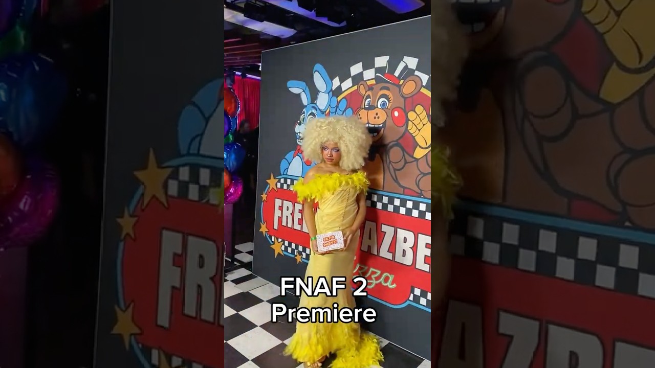 Five Night's at Freddy's 2 Premiere! #chica #cosplay #fnaf