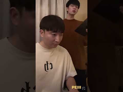221102 曹杨抖音直播翻唱弹唱周杰伦《最长的电影》