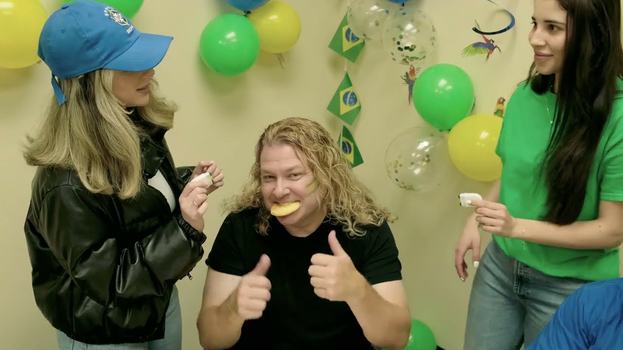 Que Pao de Queijo (What Cheese Bread) [Official Music Video] Tomodachi Love