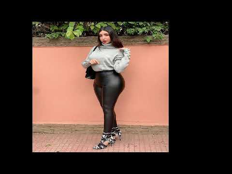 دنيا بطمة تسعرض مؤخرتها في روتيني اليومي 