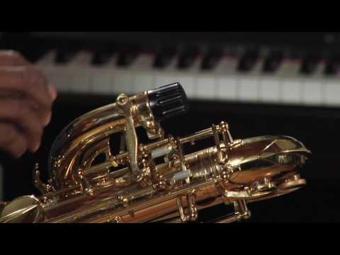 Cara Mainkan Baritone Sax