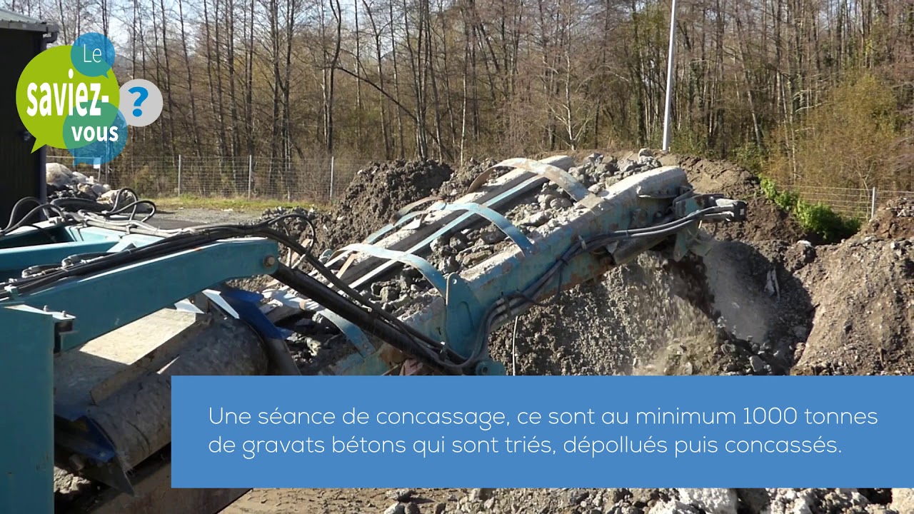 Ecopole de Meillon : plus de mille tonnes de gravats régulièrement concassés.