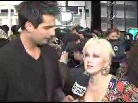 Fashion News Live: Interview with Cindy Lauper